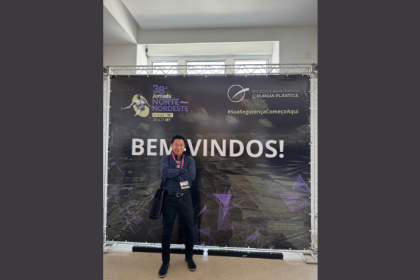 Dr. Milton Seigi Hayashi compartilhou conhecimento sobre otoplastia e cultura na 38ª Jornada Norte-Nordeste.