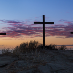 Jose Eduardo De Oliveira e Silva explica como os sacramentos atuam como caminhos essenciais para a salvação e a vida espiritual.
