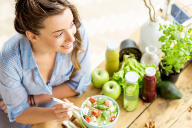 Neste guia completo sobre alimentação saudável, Andrey de Oliveira Pontes apresenta dicas práticas para começar hoje mesmo a melhorar a sua qualidade de vida.